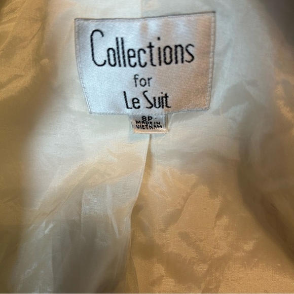Collection for Le Suit Cream Two Piece Fully Lined Classic Pant Suit Sz. 8P - Picture 11 of 16